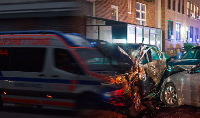 Schrecklicher Gürtel-Unfall: Fahrer flüchtet und lässt Freund sterben!