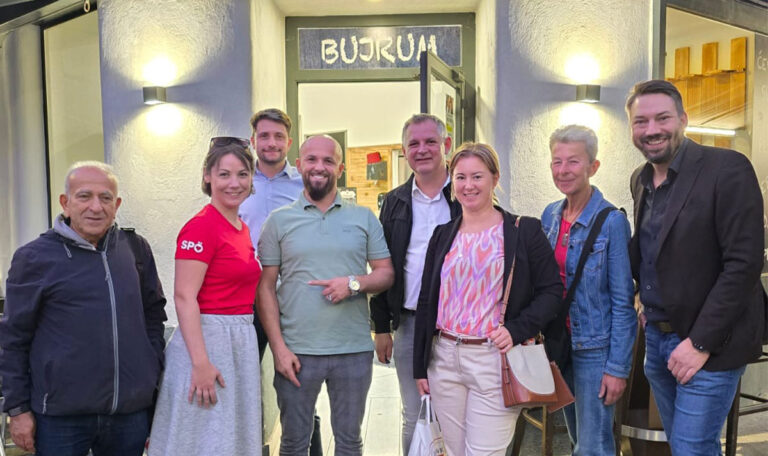 Silvia Jankovic im Austausch mit der BKS-Community Wiens