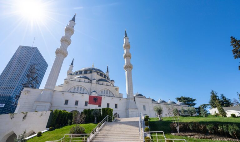 Albanien plant muslimischen Zwergstaat in Tirana