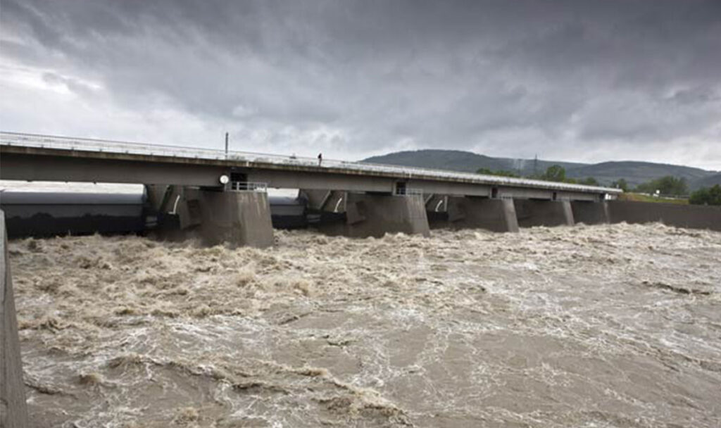 stadt-wien-einbaulaufwerk-hoch-wasser-wien-alte-neue-donau-insel-schutz-regen-unwetter