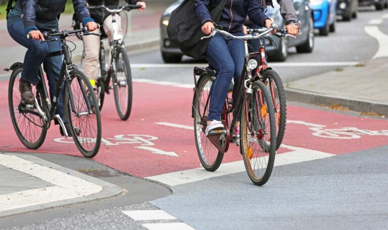 Vorrang für Radfahrer: Auhofstraße wird bis 2025 zur Fahrradstraße