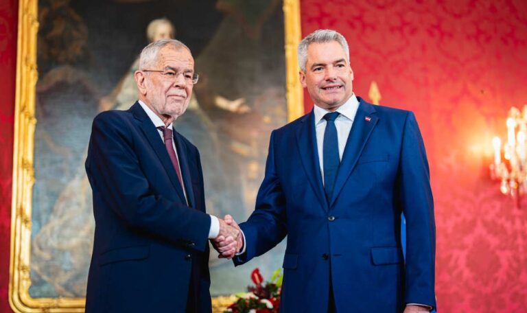 Regierungsbildung: Van der Bellen auf Nehammers Seite – Kickl vergessen
