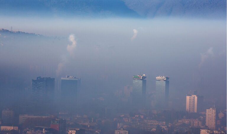 Smog-Alarm in Sarajevo: Bevölkerung soll Zuhause bleiben