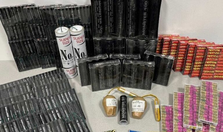 18-Jähriger versteckt illegale Pyrotechnik und Waffen in Mamas Keller