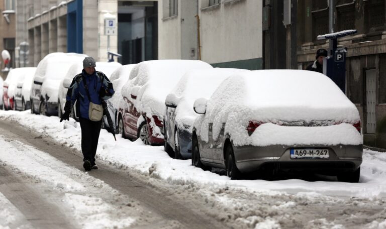 Schneechaos im Balkan: Zehntausende ohne Strom