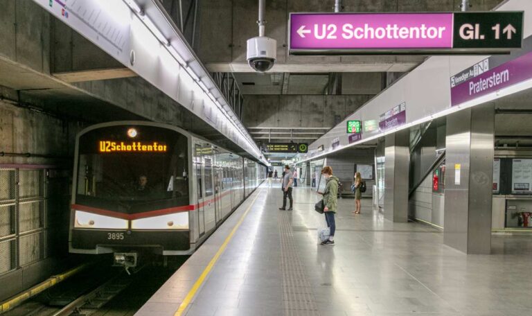 U2 fährt wieder: Ende der dreieinhalbjährigen Sperre