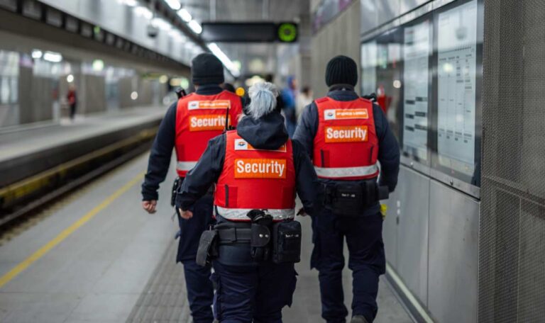 Achtung! Wiener Öffis setzen ab morgen neues Verbot durch!