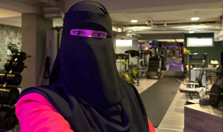 Bosnierin eröffnet Fitnessstudio nur für muslimische Frauen!