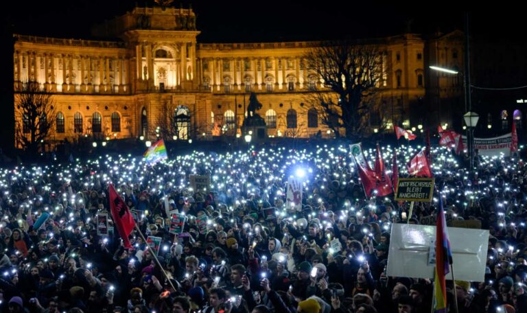 Rund 25.000 Menschen bei Wien-Demo gegen Kickl und die FPÖ (VIDEO)