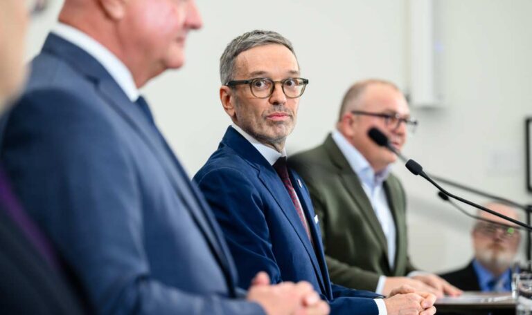 FPÖ und ÖVP: Verhandlungen neigen sich dem Ende zu!