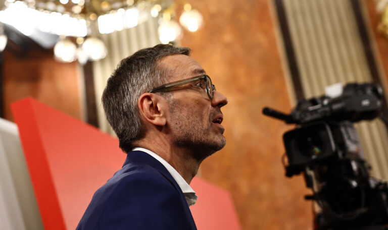 Kickl gibt erstes Statement nach Übergabe für Regierungsbildung