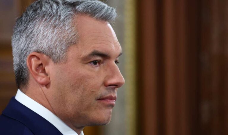 Ex-Kanzler Nehammer bricht Schweigen und meldet sich via X