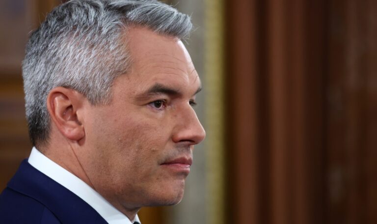 Paukenschlag: Bundeskanzler Nehammer tritt zurück (VIDEO)