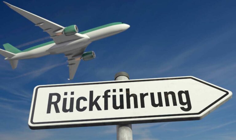 Österreich zieht Schutzstatus zurück: Syrer zur Rückkehr gedrängt