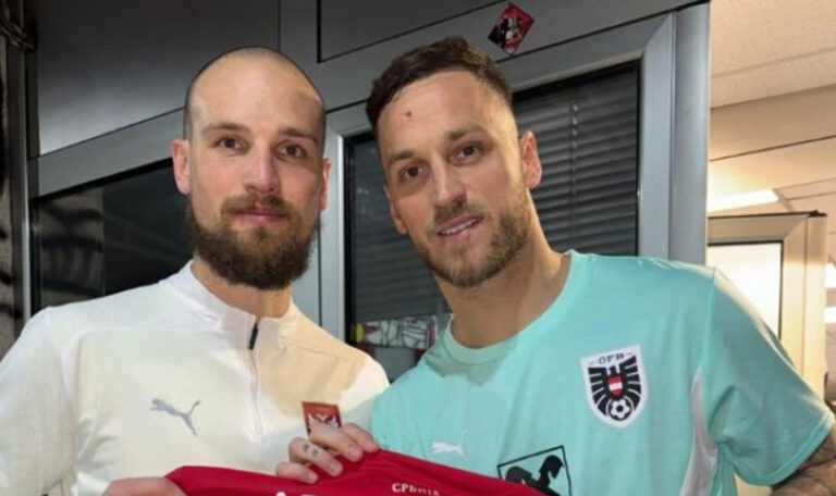 Serbische Mannschaft schenkt Arnautovic ein spezielles Trikot