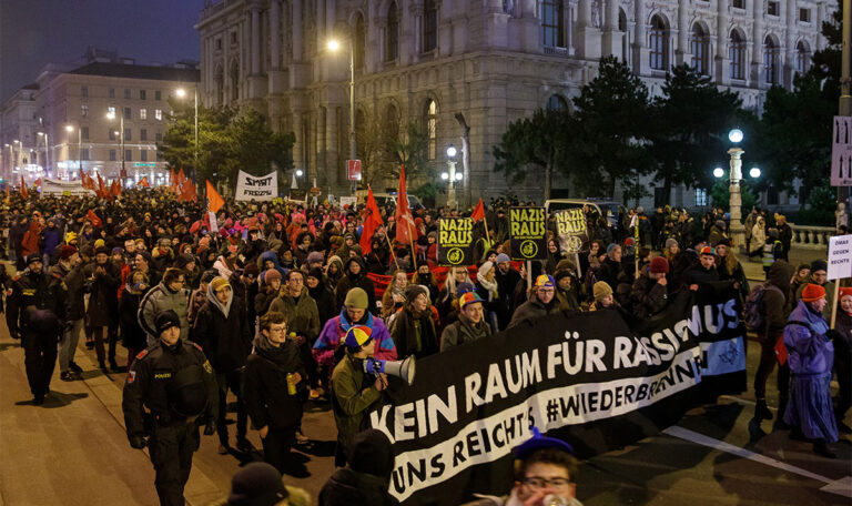 Akademikerball führt zu Sperren und Öffi-Ausfällen in Wien