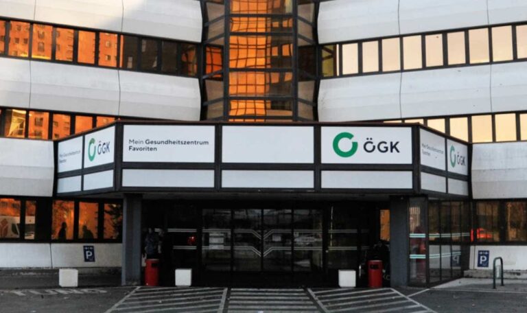 ÖGK: 900 Millionen Minus –  Kassenpatienten droht Sparhammer
