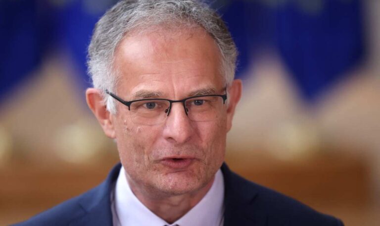 Marterbauer schwingt die Milliarden-Sparkeule: Die bittersten Spar-Details im Überblick