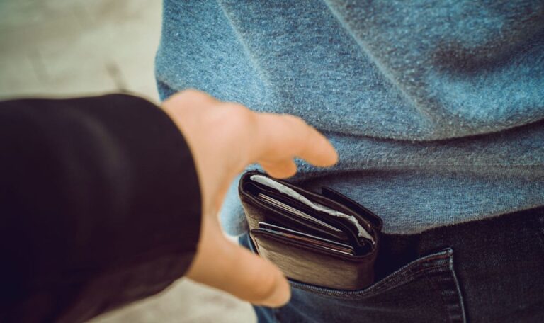 Polizei schnappt Taschendiebinnen auf frischer Tat