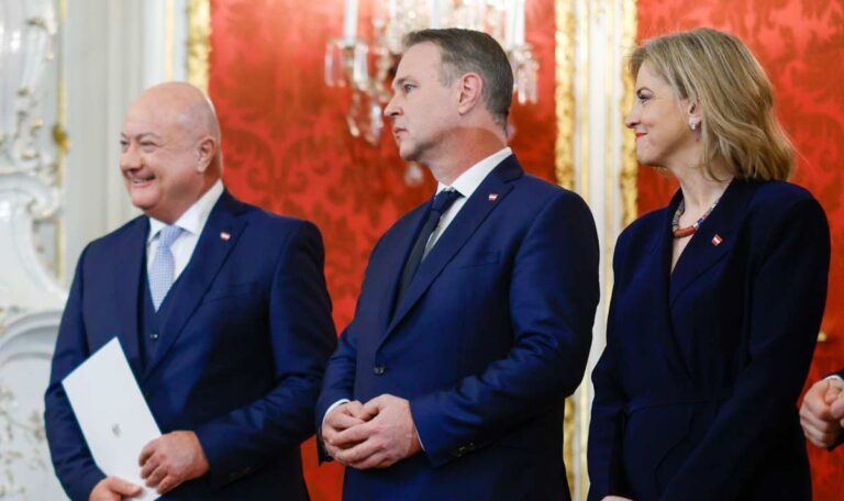 Regierung macht Rauchen, Glücksspiele und Autofahren teurer