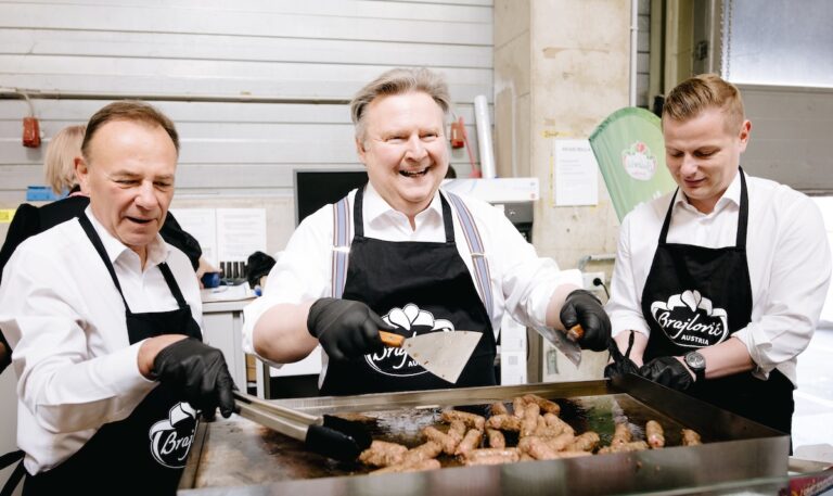 Wenn Politik auf Grillkultur trifft: „Herr Bürgermeister, die Ćevapčići sind angerichtet!“