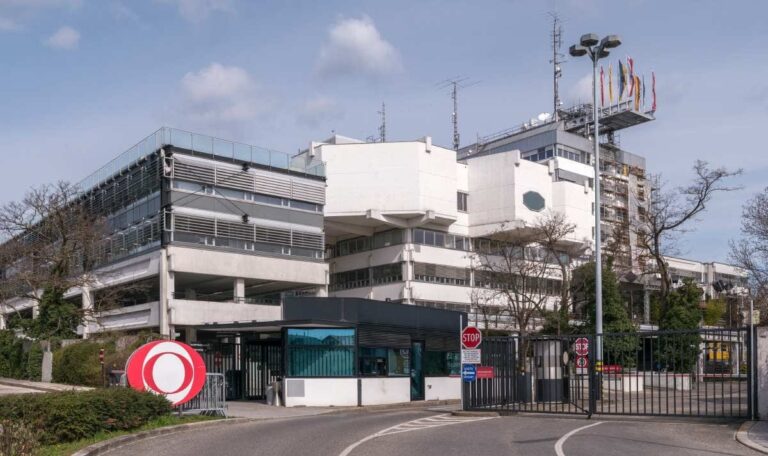 Bombendrohung vor ORF-Zentrum: Großeinsatz der Polizei in Hietzing