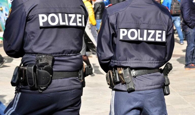 Sparhammer trifft Polizei: Sicherheit trotz Budgetkrise?