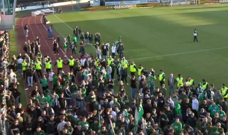 Ausschreitungen vor Spielbeginn: Fan greift Polizisten an