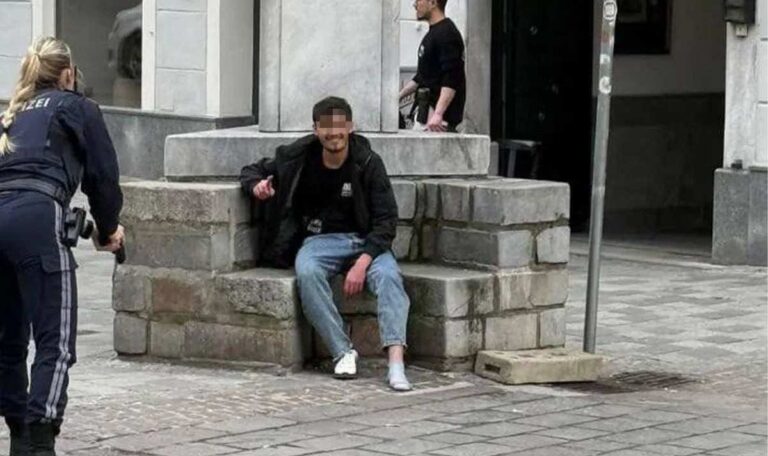 Terror-Prozess gegen Syrer: Messer-Killer von Villach droht lebenslange Haft