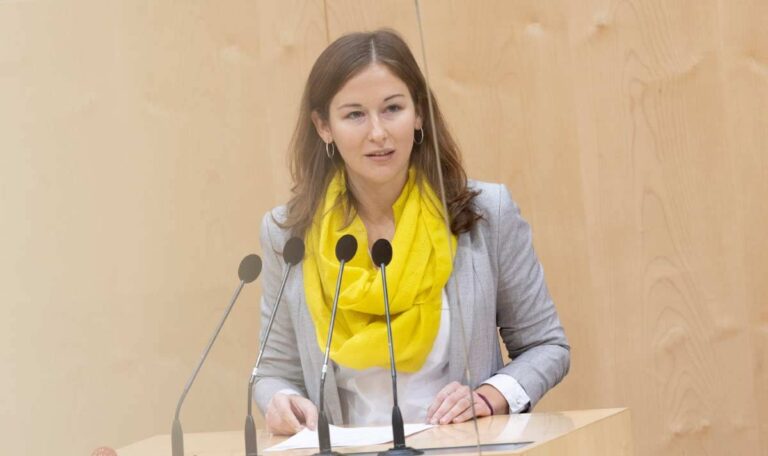 Familienministerin Plakolm warnt: „Familiennachzug überlastet Österreich