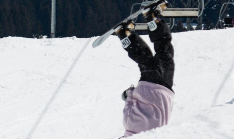 Dramatische Rettung auf dem Semmering: Skifahrer stürzt auf vereister Piste