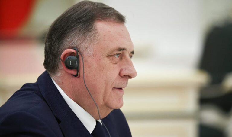 Haftstrafe für Bosnien-Serbenführer: Dodik droht mit Staatszerfall