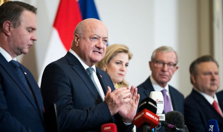 Regierung tagt wieder: Wirtschaft und Überwachung im Fokus
