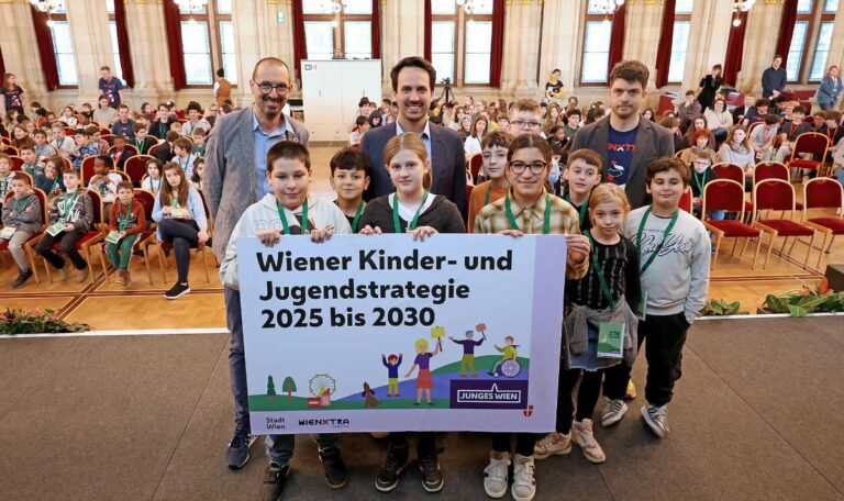 Kinder- und Jugendparlament präsentiert Forderungen an Stadtregierung