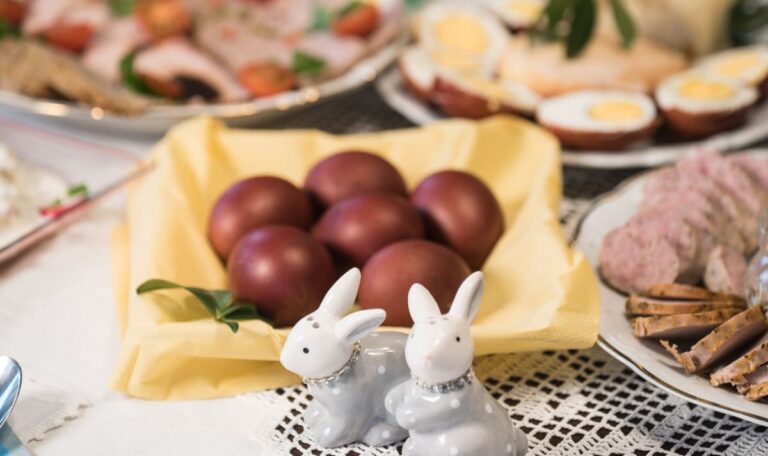 5 Dinge, die zu Ostern auf dem Festtagstisch nicht fehlen dürfen!