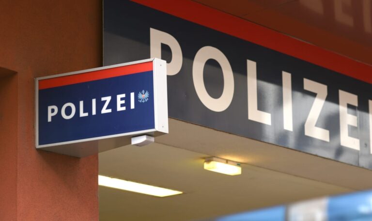 Ottakring: 27-Jähriger stürzt blutüberströmt in Polizeistation