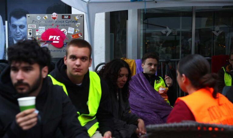 Belgrad: Studenten-Besetzung beim Staatssender nach kleinem Sieg beendet