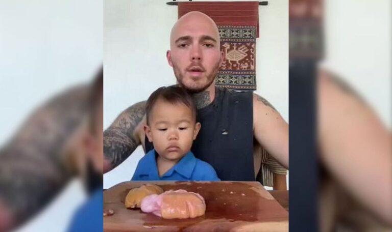 Ernährungstrend: Vater und Baby essen rohes Fleisch (VIDEO)