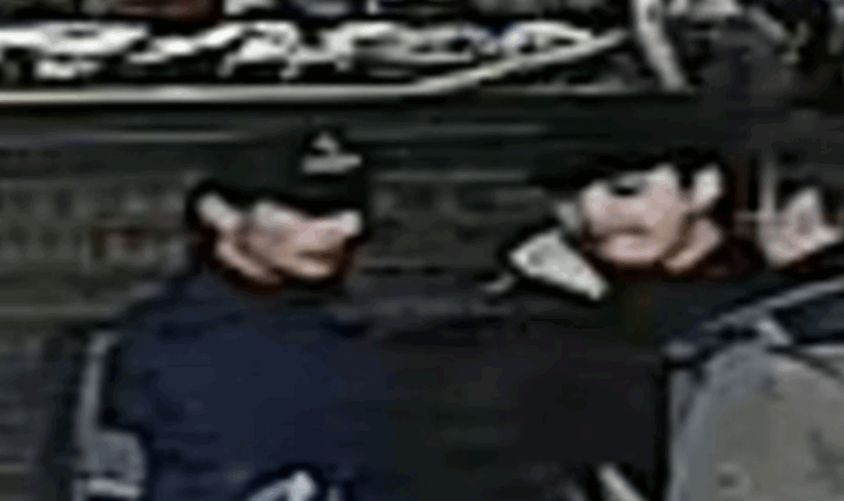 Brutaler Überfall: Wiener Polizei sucht nach diesen Räubern
