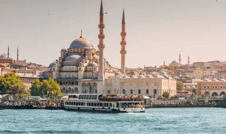 Beben-Angst in Istanbul: Warum Urlauber trotzdem zahlen müssen