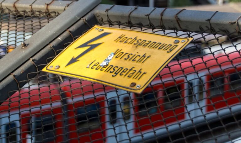 Stromschlag auf Güterwaggon: 34-Jähriger schrie stundenlang um Hilfe