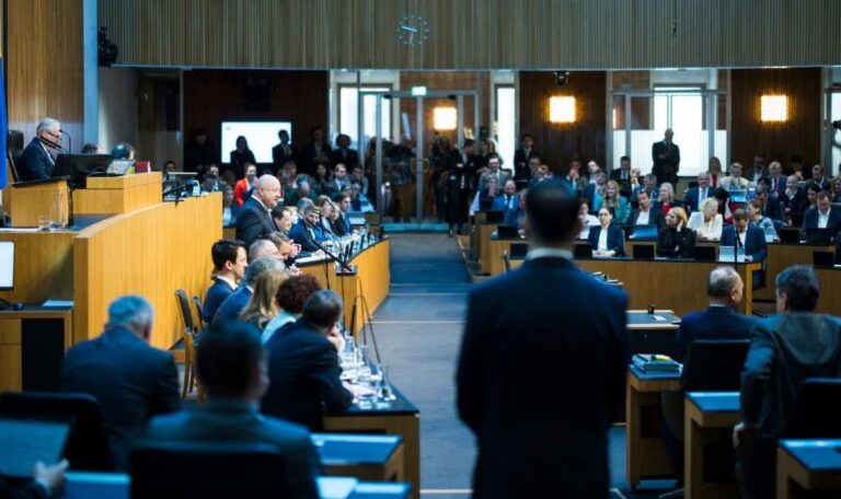 Nationalrat beschließt heute Stopp von Familiennachzug: Regierung spricht von Sicherheitsmaßnahme