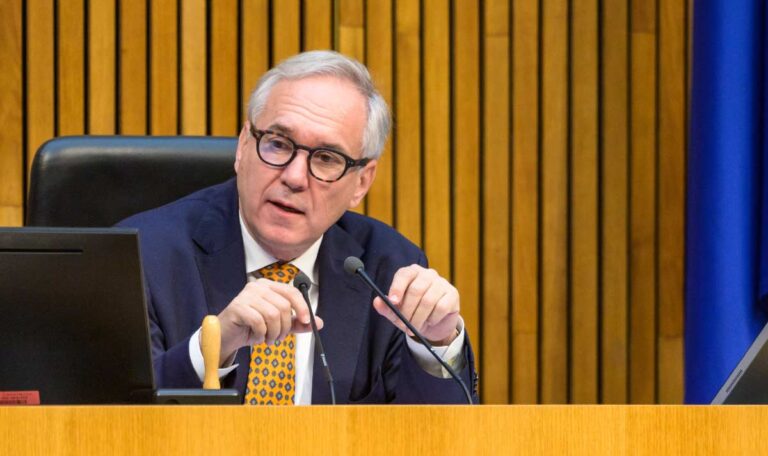 Orban trifft Rosenkranz: Wiener Erklärung und Kritik – Folgen für Österreichs Politik