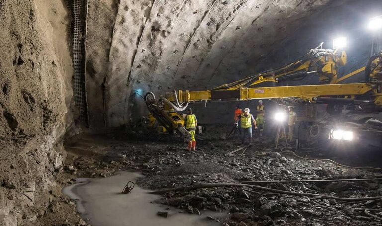 55 Kilometer unter den Alpen: Mega-Tunnel durchbricht Grenzen