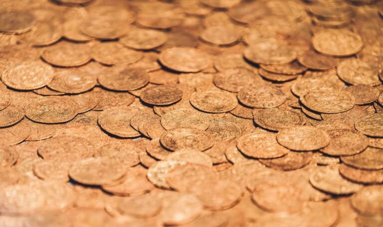 Wanderer finden 600 Goldmünzen aus der Kaiserzeit im Wald