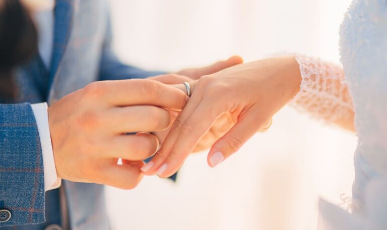 Koalition verbietet Heiraten für Unter-18-Jährige und Cousins