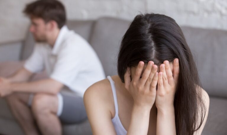 An diesen 5 Sätzen erkennst du toxische Menschen!
