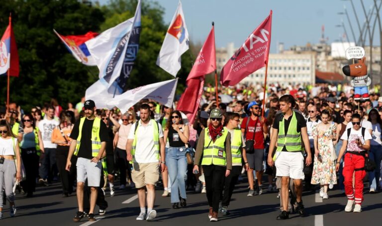 Erhebe dich, Serbien!“: Erneute Protestwelle gegen Vucic