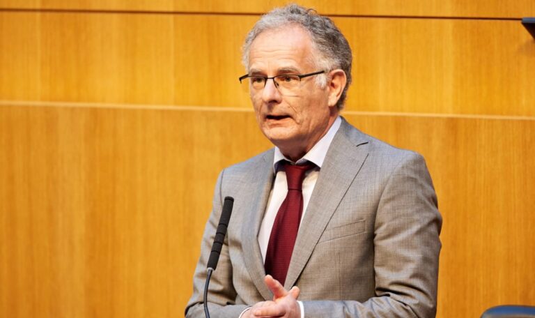 Finanz-Drama: Regierung braucht plötzlich 5 Milliarden mehr