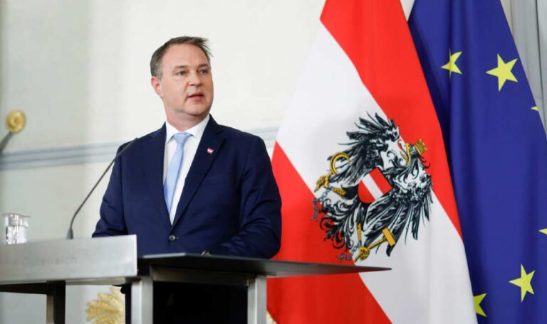 Babler bremst Mieterhöhungen – SPÖ will Befristungen ausweiten